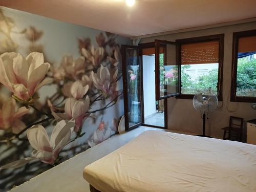 Ένα ή περισσότερα κρεβάτια σε δωμάτιο στο Apartment for two, Kotor, Dobrota