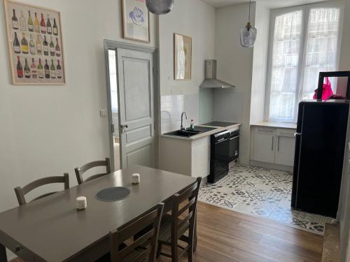 Kuchyň nebo kuchyňský kout v ubytování Nouveau Appartement centre de Cahors