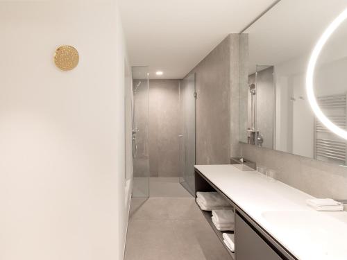 KPM Hotel & Residences Berlin, a Member of Design Hotelsにあるバスルーム