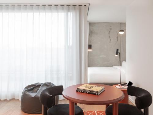 KPM Hotel & Residences Berlin, a Member of Design Hotelsにあるシーティングエリア