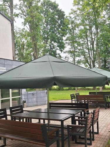 Hotel w Dobieszkowieにあるレストランまたは飲食店