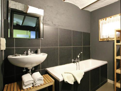 Un baño de Spacious Country Villa