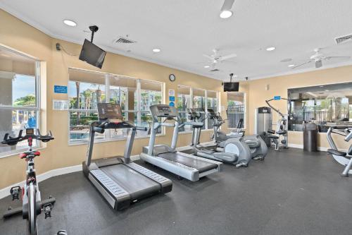 3 Bedroom Condo with Water Park & Fantastic Pool only Minutes To Walt Disney World's Front Gate!!! photo 41