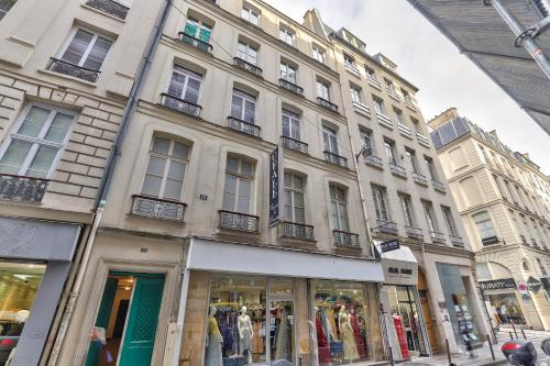 Urban Flat 117 - Parisian Apartment in the Center