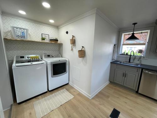 Kuchyň nebo kuchyňský kout v ubytování Woodworth Place Apartments