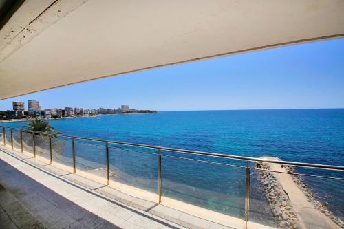 Estudio frente al mar con preciosas vistas