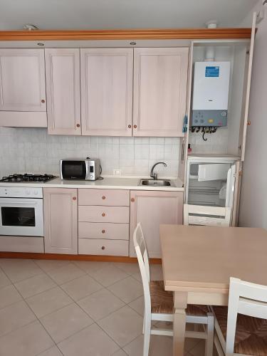 Dapur atau dapur kecil di Rex Lo Scoglietto Punta Ala