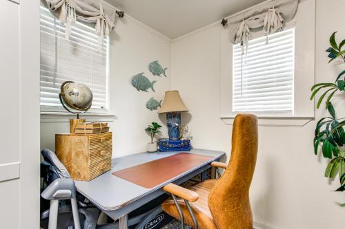 Φωτογραφία από το άλμπουμ του Walk to Beach, Gazebo with Hot Tub Gulfport Gem! σε Gulfport
