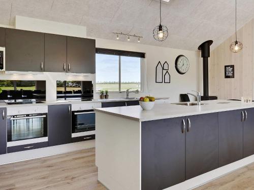 Dapur atau dapur kecil di Luxury Retreat by Hostrup Beach - By Traum Ferienwohnungen