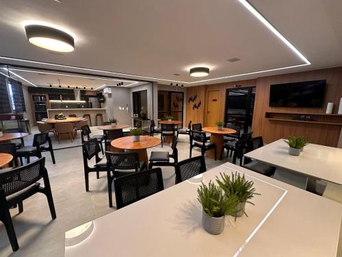 Μια τηλεόραση ή/και κέντρο ψυχαγωγίας στο Studio Praia Pajuçara AP1105