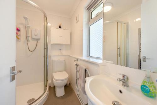 Ένα μπάνιο στο 2 Bed in Freshwater East oc-v31889