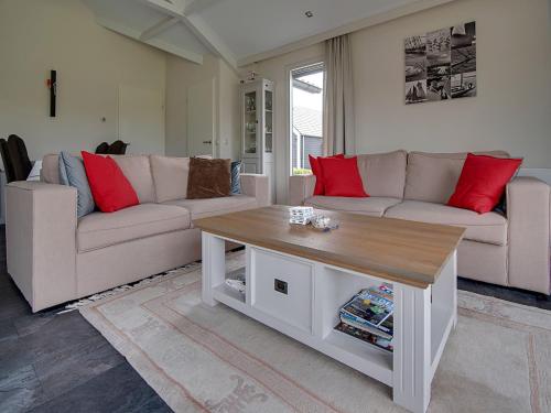 Posezení v ubytování Holiday Home in Kattendijke near National Park