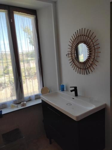 Fotografie z fotogalerie ubytování Hébergement dans une grande maison à la campagne v destinaci Lessay