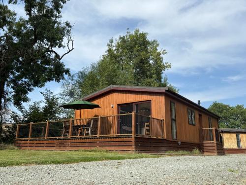 Φωτογραφία από το άλμπουμ του Luxury Riverside Retreat In Picturesque Setting σε Clunton