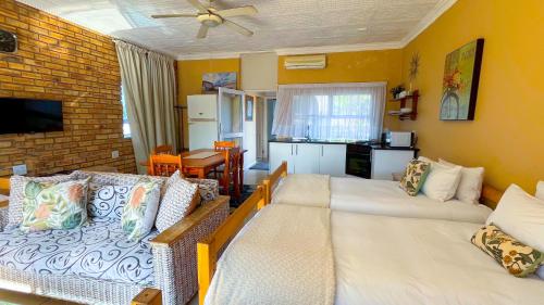 Cama o camas de una habitación en Umhlanga Self Catering Guest House