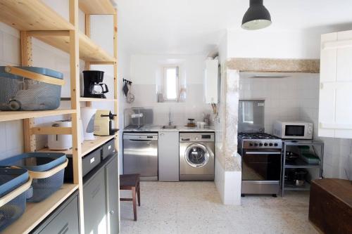 BH4E Spacious 3-Bedroom Apartment with Natural Light & Stunning Views in Bairro Alto!