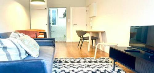 RS1E Cozy, NEW AC! quiet & central, perfect stay!