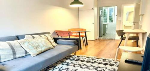 RS1E Cozy, NEW AC! quiet & central, perfect stay!