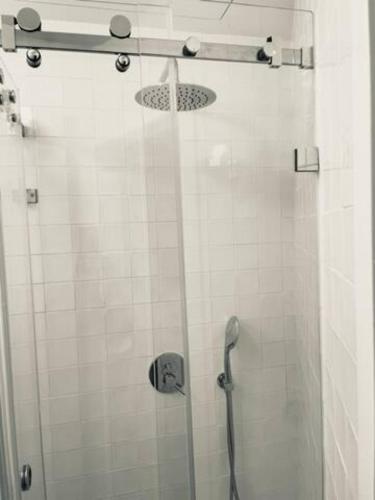 RS1E Cozy, NEW AC! quiet & central, perfect stay!