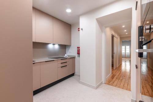 Modern with a Private Patio on BICA Funicular Street - Lisbon Downtown