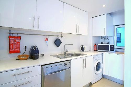 DPJ Comfort & Light in Lisbon Downtown! With a Stunning City View!