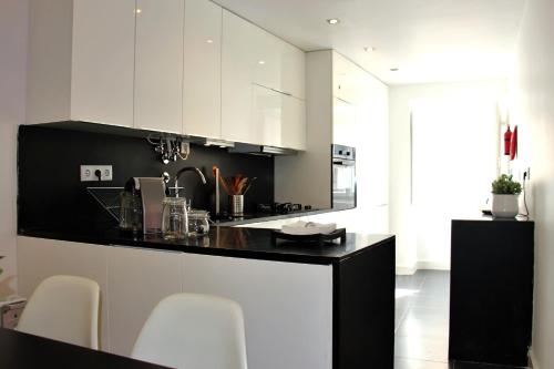 C3 Charm & Confort in BAIRRO ALTO! 18th Century Building, Very Central