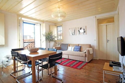 BH4D Sunny 4th Floor Apartment with Stunning Views in Bairro Alto - Lisbon Downtown
