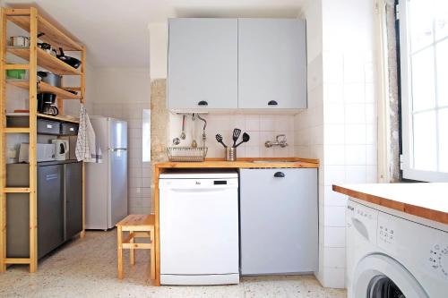 BH4D Sunny 4th Floor Apartment with Stunning Views in Bairro Alto - Lisbon Downtown