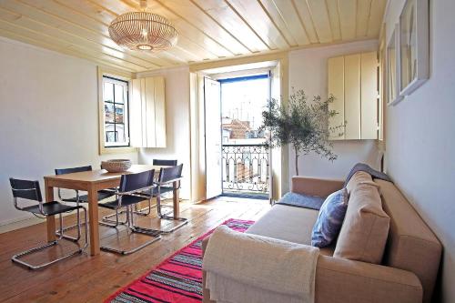 BH4D Sunny 4th Floor Apartment with Stunning Views in Bairro Alto - Lisbon Downtown
