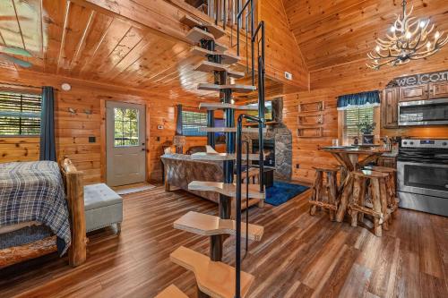 Dapur atau dapur kecil di Out on a Limb by American Patriot Getaways