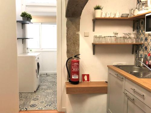 SJ1DE - Two Connected Apartments in the Heart of Baixa-Rossio with AC - Sleeps Up to 12 Guests!