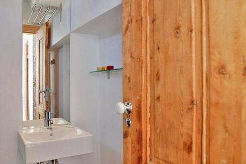 PEN-ARTS Modern & Stylish Apartment in Príncipe Real! Near Bairro Alto & City Center