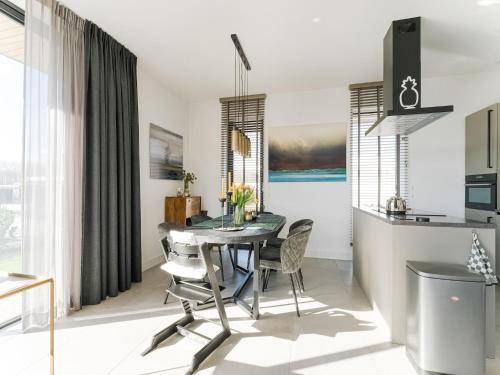 Dapur atau dapur kecil di Villa in Zeewolde with Private Jetty
