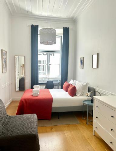 SJ2DE Heart of Lisbon, 1min to Augusta Arch! Spacious 2 APTS with 4BR& 2BA