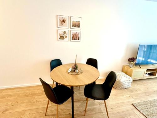 Χώρος καθιστικού στο Little Rome - 2 Bedroom Apartment with Garden and Free Parking
