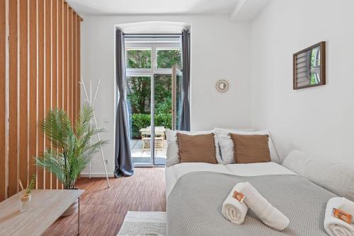 Central & Peaceful Apartment with Terrace