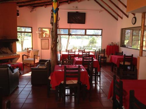 A restaurant or other place to eat at Hotel Estancia Cucunuvaca