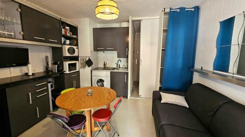 Cozy Beachside Studio for 4 with WiFi in Cap d'Agde