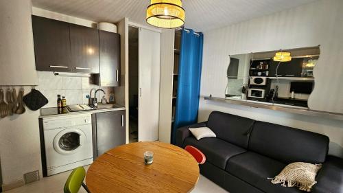 Cozy Beachside Studio for 4 with WiFi in Cap d'Agde