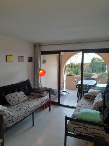 Χώρος καθιστικού στο Cannes plages du Midi Appartements climatisés Bord de mer de 1 à 6 pers, 2 piscines, Parking privatif inclus