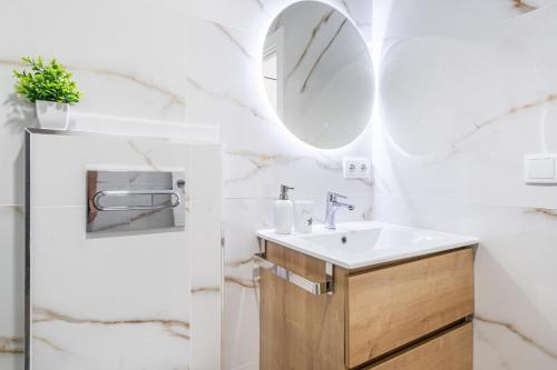 Karina 8-D Apartment Levante Beach