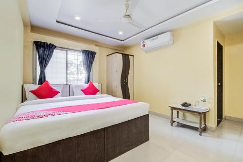 Gallery image of Hotel O Amrut Executive in Phūrsungi