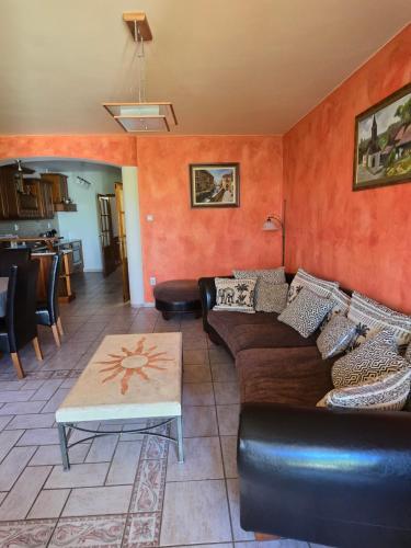 Ruang duduk di Relax Apartman Gyula