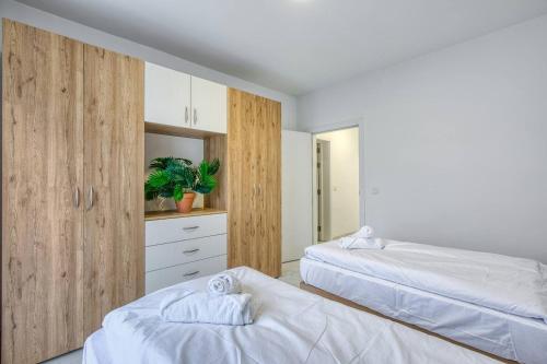 Modern Apartments W Balcony - Valletta Viewsにあるベッド