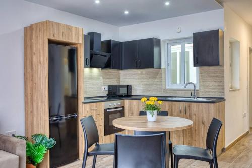 Modern Apartments W Balcony - Valletta Viewsにあるキッチンまたは簡易キッチン