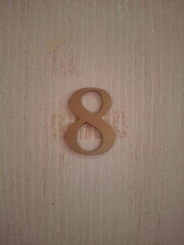 a letter b hanging on a wall at Domaine La Grande Bruyère in Touffréville