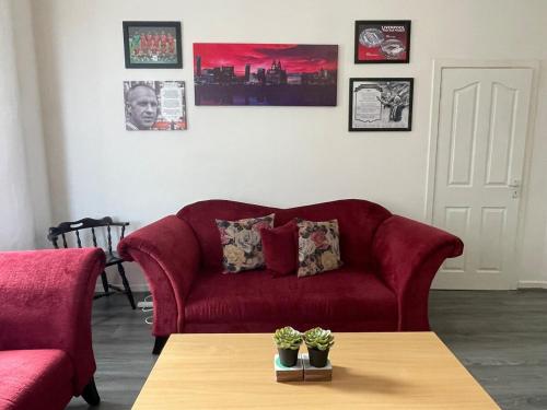 The LFC Red House - Spacious House With 5 Bedrooms, 2 Bathrooms, Street Parking And 1 Minute From The Stadium photo 10