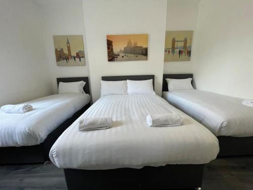 The LFC Red House - Spacious House With 5 Bedrooms, 2 Bathrooms, Street Parking And 1 Minute From The Stadium photo 13