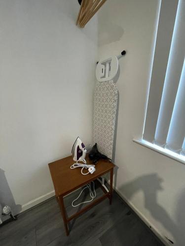 The LFC Red House - Spacious House With 5 Bedrooms, 2 Bathrooms, Street Parking And 1 Minute From The Stadium photo 20