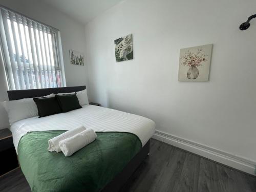 The LFC Red House - Spacious House With 5 Bedrooms, 2 Bathrooms, Street Parking And 1 Minute From The Stadium photo 26